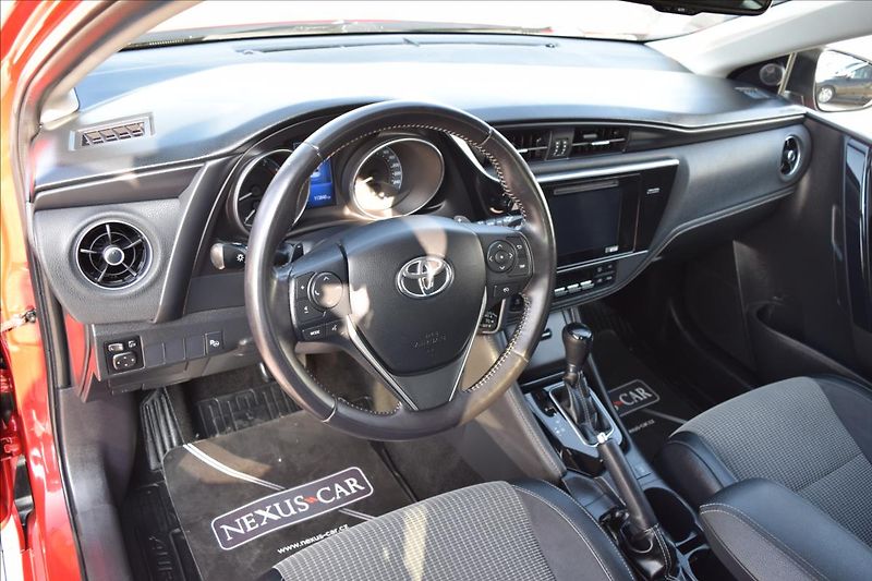 Toyota Auris 1,2 i 85KW XENONY AUTOMAT ALU - fotka 16 z 55