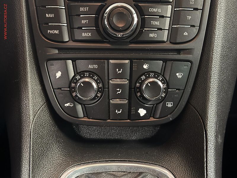 Opel Meriva (2013) 1.4i, ČR, AC, panor - fotka 19 z 19