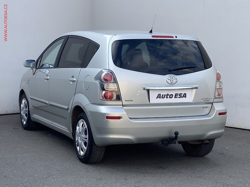 Toyota Corolla Verso (2008) 2.2 D-4D, AC, TZ, park.asist - fotka 6 z 16