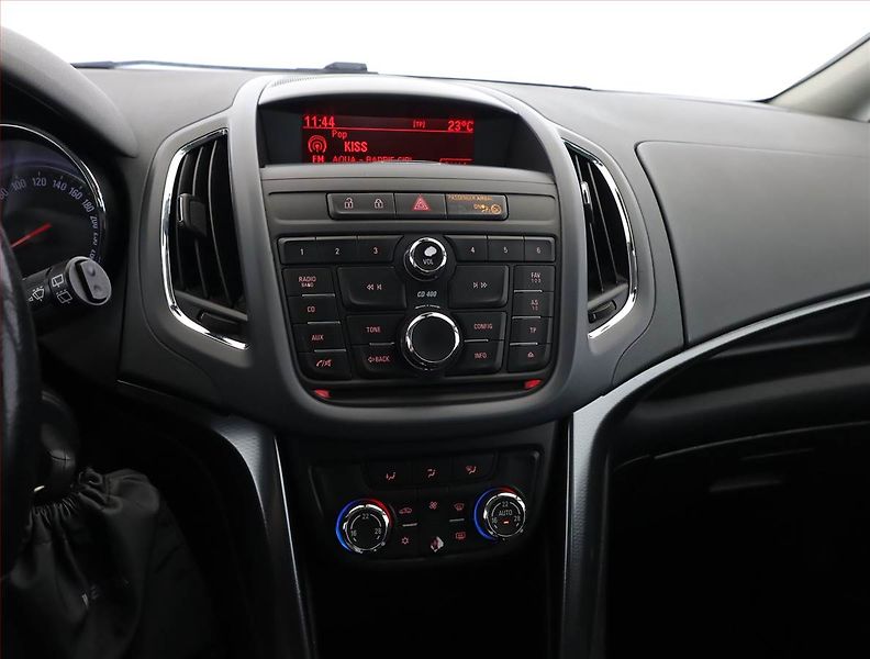 Opel Zafira (2012) 2.0 CDTI, Serv.kniha, Tempomat - fotka 10 z 19