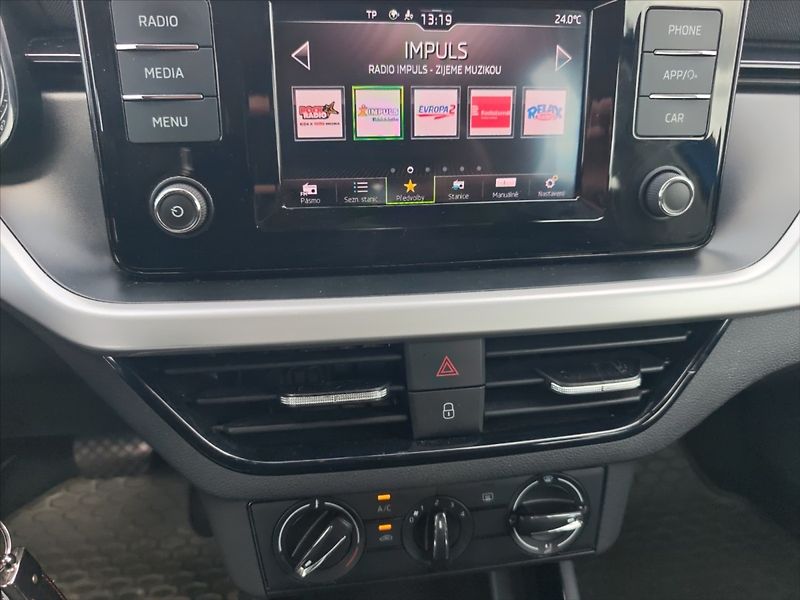 Škoda Kamiq 1,5 TSI 110 Ambition DSG - fotka 9 z 11