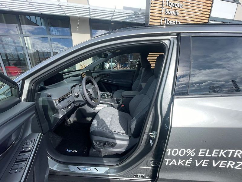 Toyota bZ4X EV  73k kWh FWD Style - fotka 17 z 32