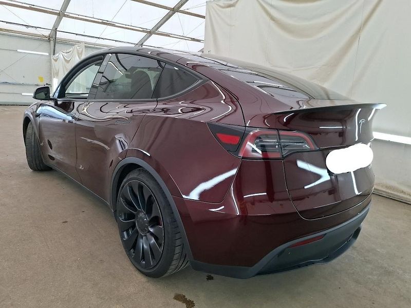 Tesla Model Y PERFORMANCE       PŘIPRAVUJEME - fotka 3 z 9