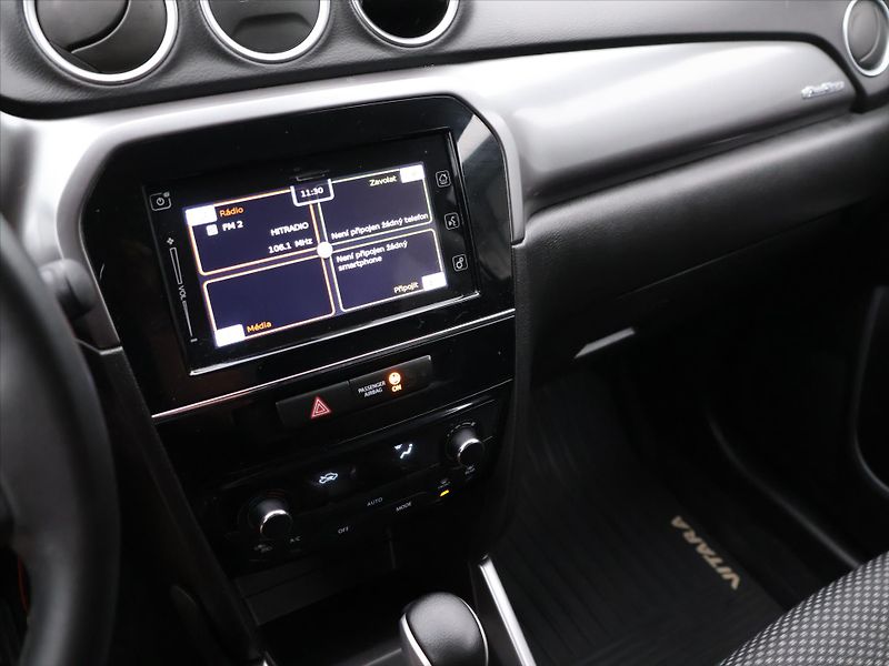 Suzuki Vitara 1.4 BoostJet Allgrip Premium - fotka 23 z 36