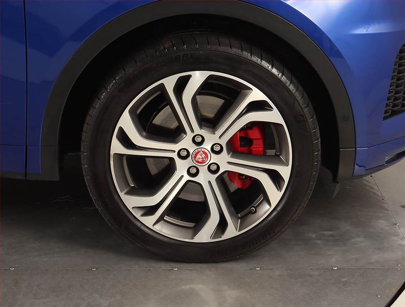 Jaguar E-Pace (2019) P300 AWD - fotka 14 z 26