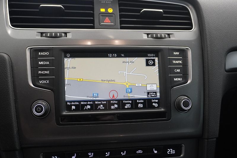 Volkswagen Golf 1.6 TDi - fotka 16 z 29