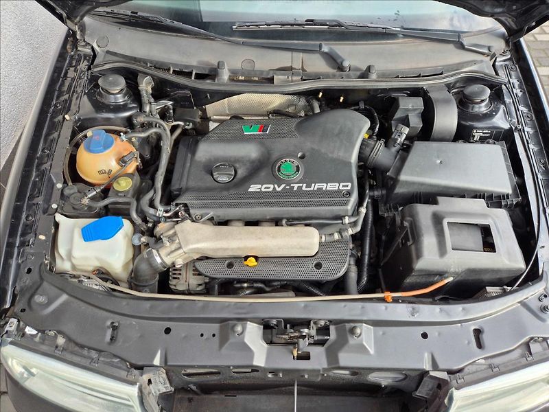 Škoda Octavia 1,8 Turbo RS 163T/Km !! - fotka 25 z 26
