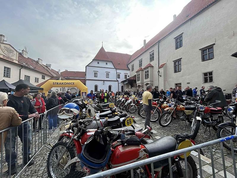 Vzpomínková motocyklová Soutěž Šumavou.