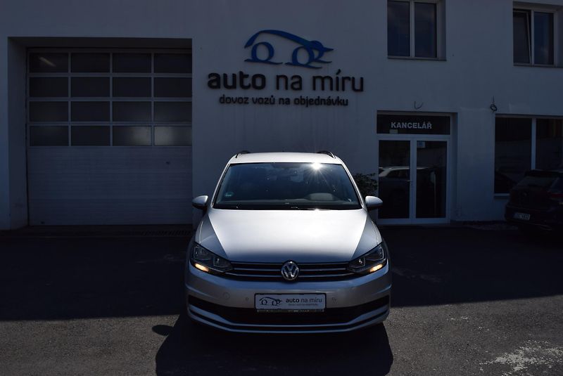 Volkswagen Touran (2019) 1.5TSI 110kw CLBMT 7MÍST TAŽNÉ - fotka 3 z 46