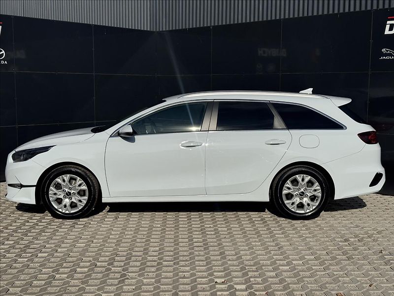 Kia Ceed 1,6 CRDI Exclusive ČR DPH - fotka 5 z 25