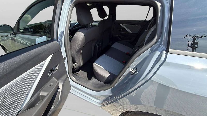 Opel Astra (2026) Edition ST Hybrid 1.2 TURBO (1 - fotka 18 z 23