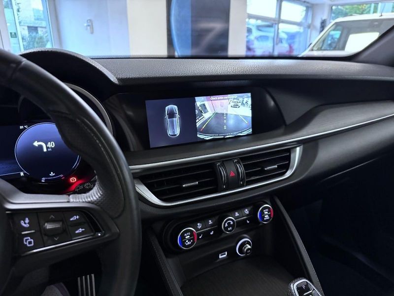 Alfa Romeo Stelvio (2023) 2.2 JTDm 210k AT8 ZF Q4 4x4 TI - fotka 13 z 21
