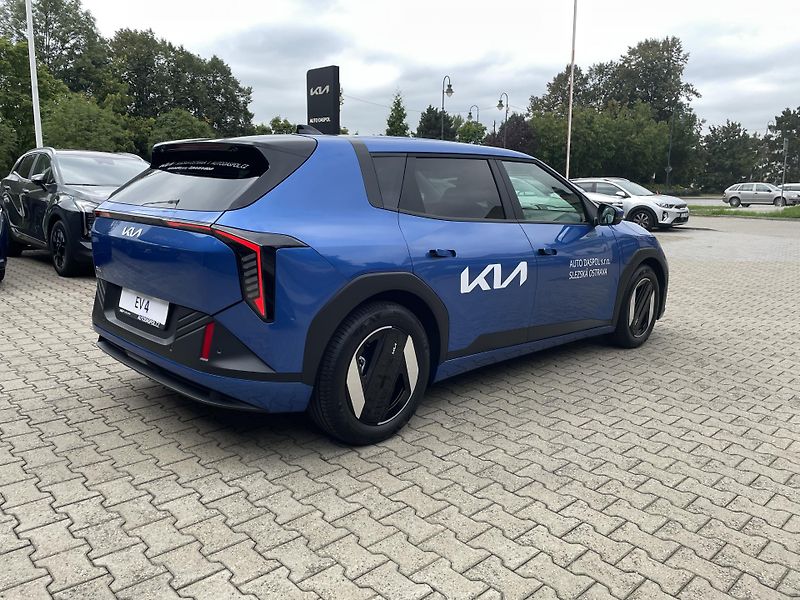 Kia EV4 (2025) EARTH 150 KW + 81,4 KWH 