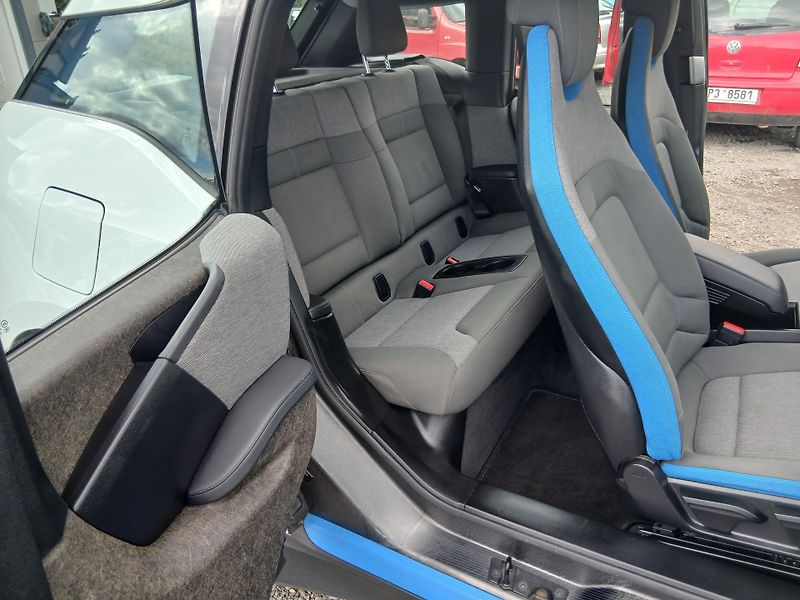 BMW i3 125 kW, 86tis km - fotka 39 z 47