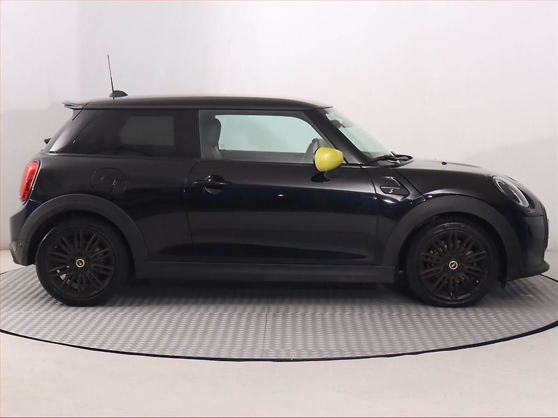 Mini Ostatní (2021) Cooper SE 32 kWh, SoH 96% - fotka 6 z 22