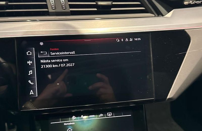 Audi Q8 e-tron 55 Q SoH 97% 360k Pano Vzduch - fotka 24 z 38