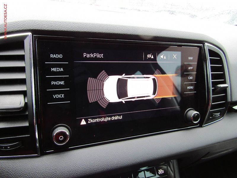 Škoda Karoq (2019) 1.6 TDi, ČR, Style, DSG - fotka 12 z 20