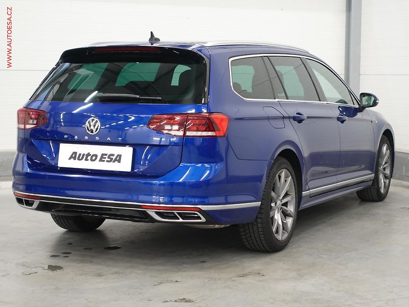 Volkswagen Passat (2019) 2.0 TSI, ČR, R-Line, DSG - fotka 4 z 23