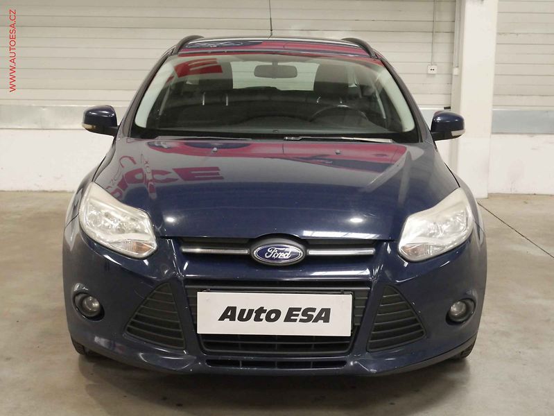 Ford Focus (2012) 1.6 i, ČR, AC, zmk.řazení - fotka 2 z 16