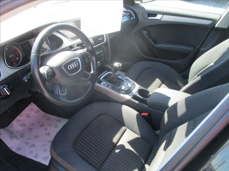 Audi A4 Avant 2,0 TDI, quattro, servis - fotka 18 z 45