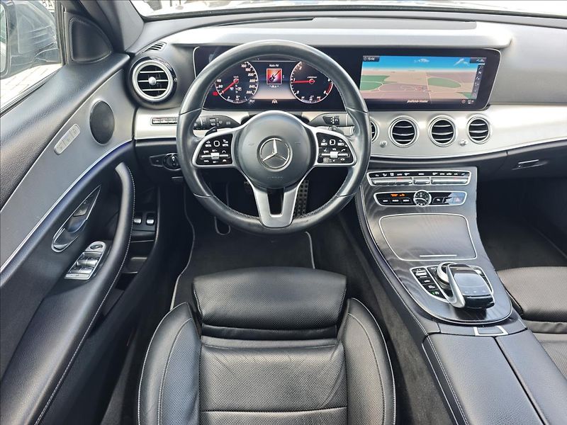 Mercedes-Benz Třídy E 2,9 400d 4Matic 9G-Tronic - fotka 19 z 22