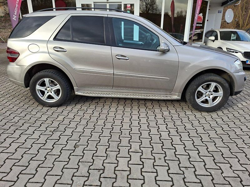 Mercedes-Benz Třídy M (2007) 320CDI 165kW 4MATIC - fotka 6 z 35
