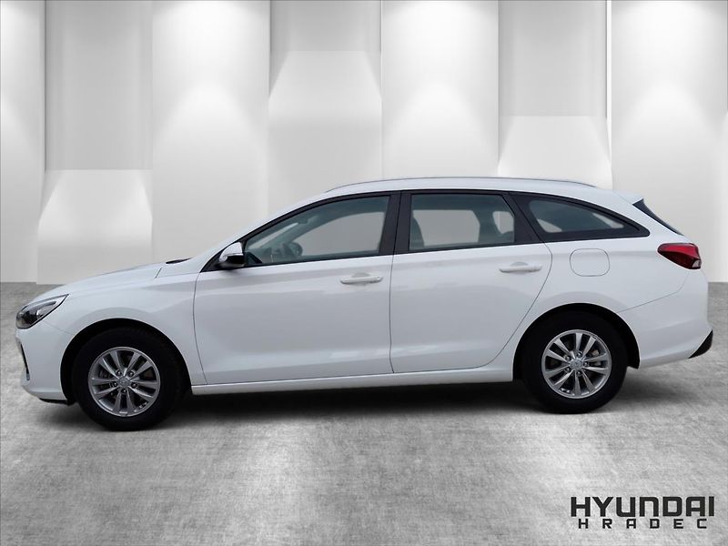 Hyundai i30 1,4   1.4T-GDi Start Plus - fotka 8 z 24