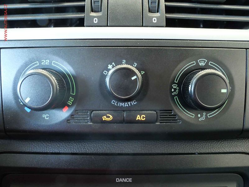 Škoda Roomster (2010) 1.4TSI, 1.maj,ČR, AC, park - fotka 15 z 17