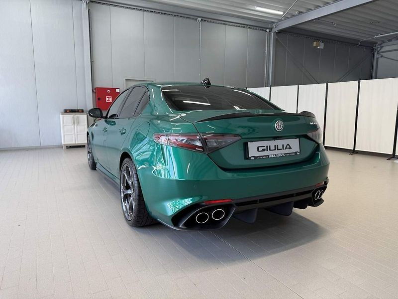 Alfa Romeo Giulia (2025) Quadrifoglio 2.9 V6 BiTurbo 52 - fotka 3 z 21