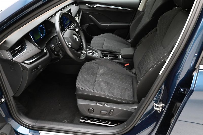 Škoda Octavia 2,0 TDI 110kW DSG Style Záruka - fotka 13 z 34