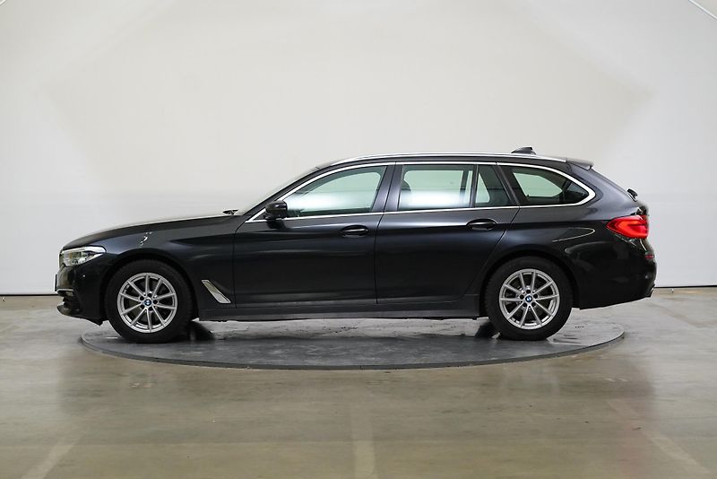 BMW Řada 5 - fotka 3 z 27