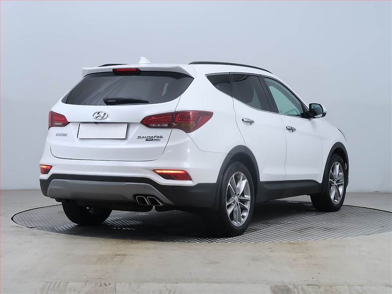 Hyundai Santa Fe (2018) Executive 2.2 CRDi Blue, 4X4 - fotka 5 z 14