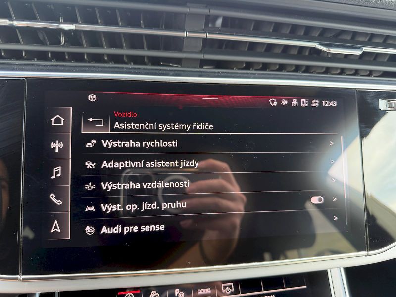 Audi Q8 (2023) 50 TDI 210kW Quattro S-LINE - fotka 19 z 35