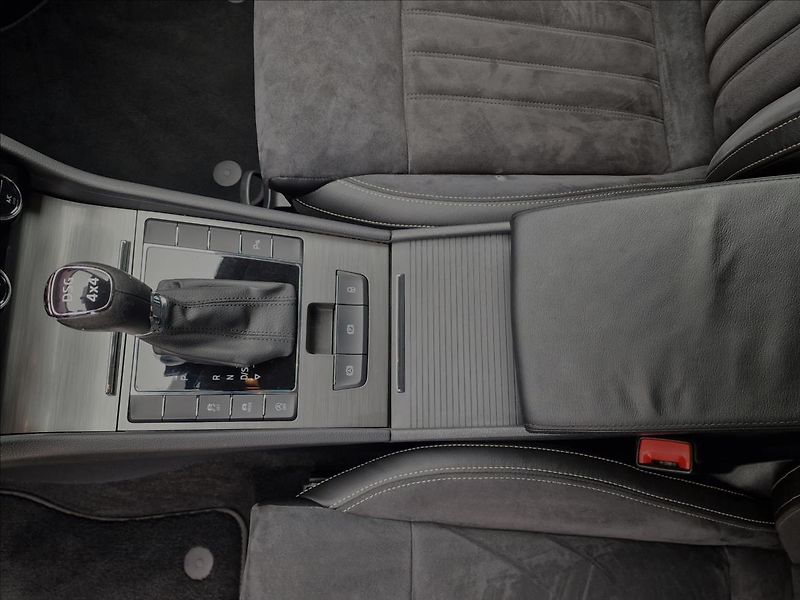 Škoda Superb 2.0TDI 147kW 4x4 DSG Style,ČR - fotka 33 z 50