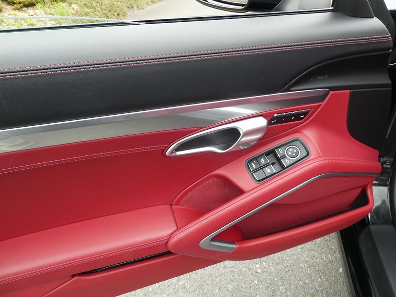 Porsche 911 CARRERA CABRIOLET  - fotka 18 z 23