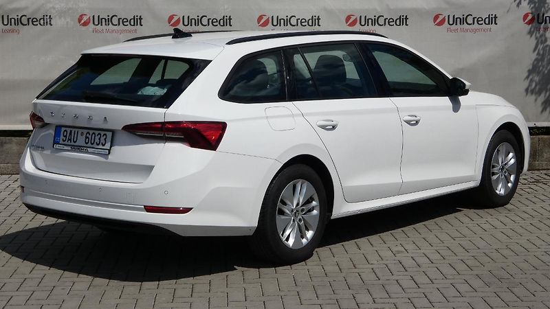 Škoda Octavia Combi 2,0 TDI Ambition - fotka 3 z 23