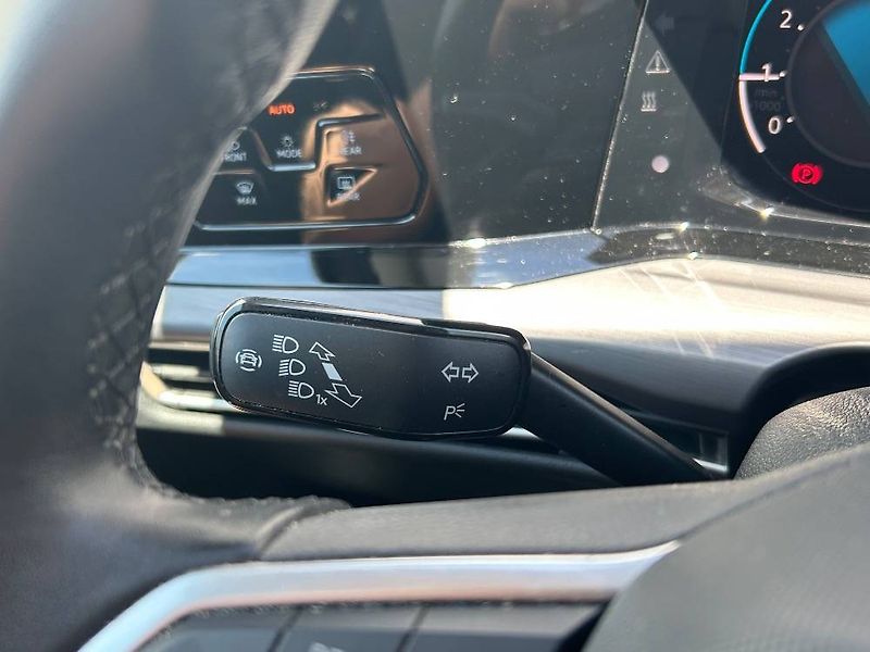 Volkswagen Golf Style 6G 1,5TSI - fotka 14 z 25