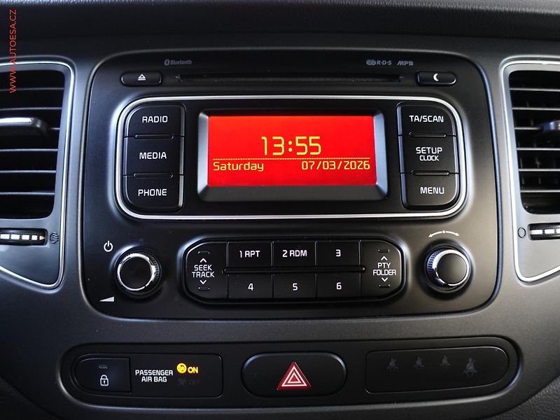 Kia Carens (2014) 1.6GDi, 1.maj,ČR, AC, tempo - fotka 19 z 23