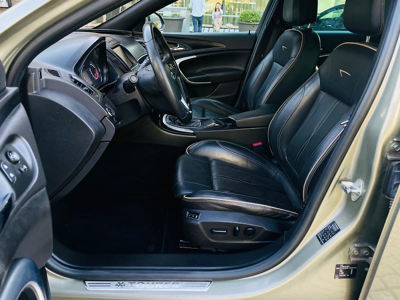 Opel Insignia 2.0CDTi 4x4 MANUÁL KAMERA VÝHŘ - fotka 29 z 49