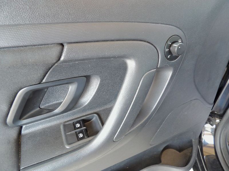 Škoda Roomster 1.2TSI 77kW DSG Ambition - fotka 13 z 36