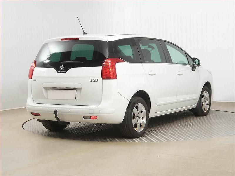 Peugeot 5008 (2015) 1.6 BlueHDi, Navi, Tempomat - fotka 5 z 15