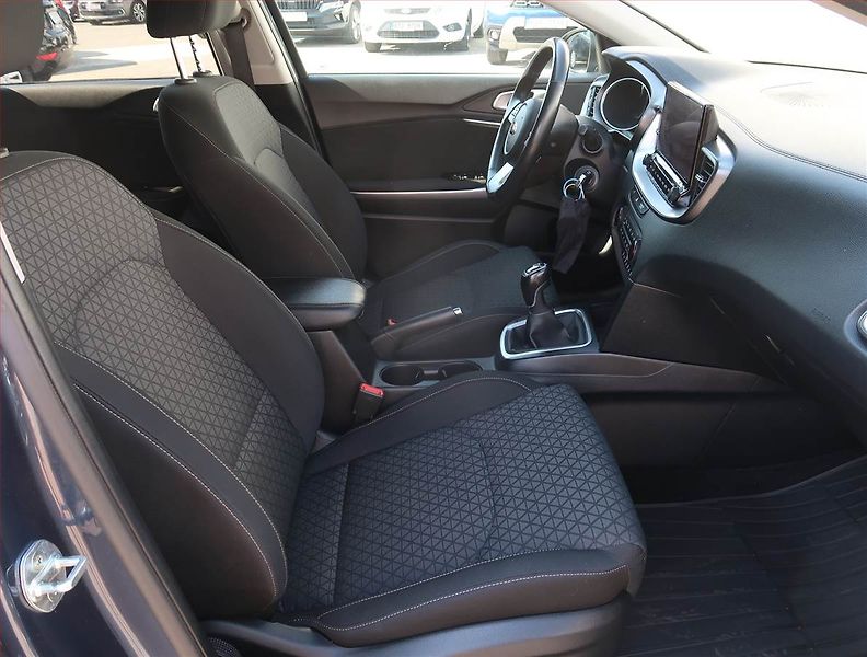 Kia Ceed (2020) 1.4 T-GDI, ČR,1.maj - fotka 9 z 22