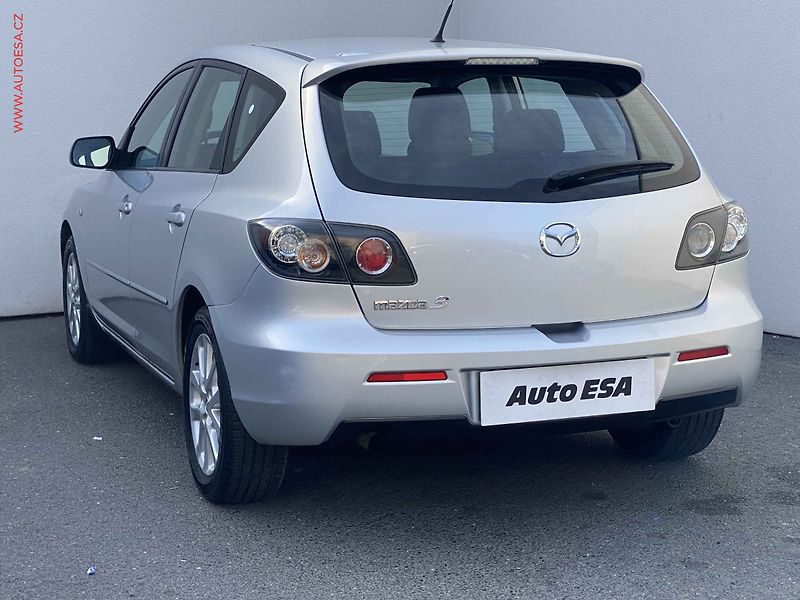 Mazda 3 (2009) 1.6, Xenon, +kola - fotka 6 z 17