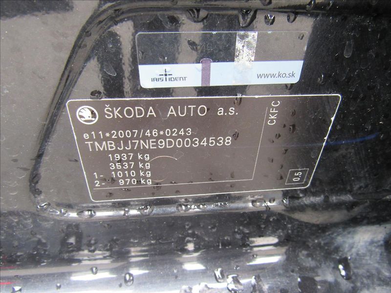 Škoda Octavia 2,0 TDI 110kW DSG Combi - fotka 30 z 31