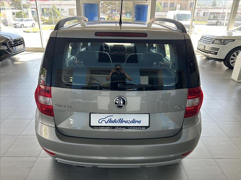 Škoda Yeti 1,2   TSI 81kW,SERVISKA - fotka 5 z 21