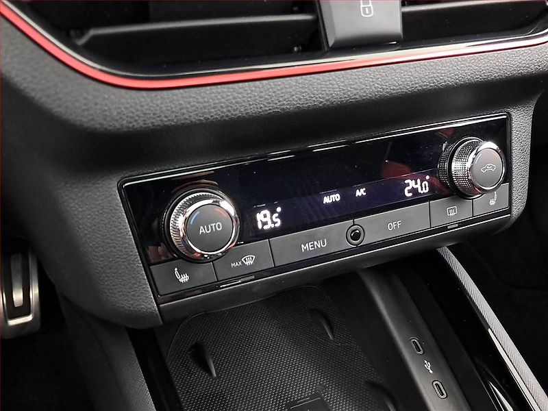 Škoda Kamiq (2020) 1.5 TSI - fotka 16 z 24