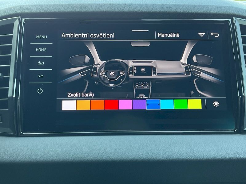Škoda Karoq (2024) 2.0 TSI 140kW SportLine DSG 4x - fotka 19 z 35