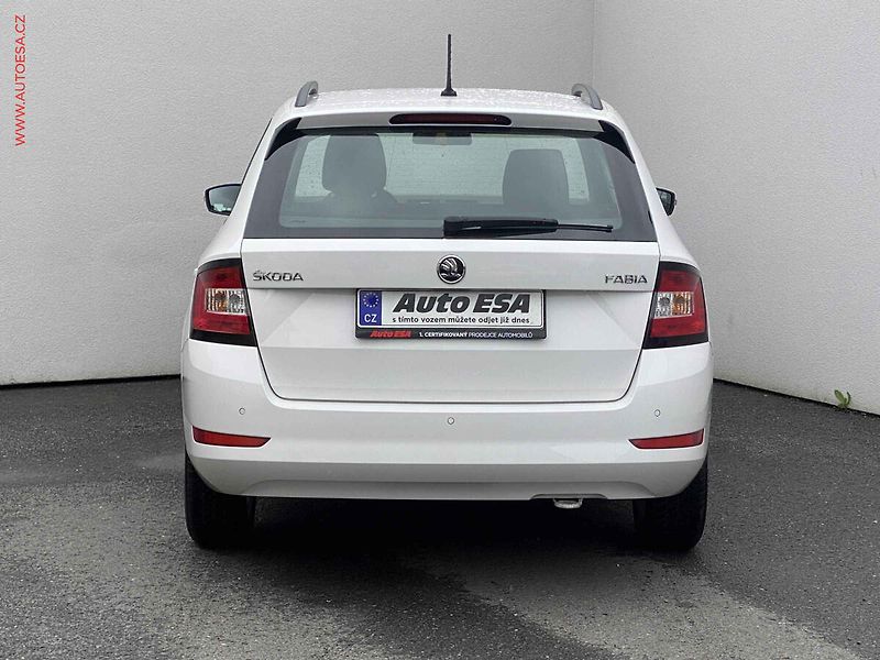 Škoda Fabia (2020) 1.0 TSi, 1.maj,ČR, Ambition - fotka 5 z 17