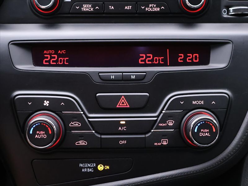Kia Optima 1,7 CRDi 100kW Exclusive CZ - fotka 25 z 34