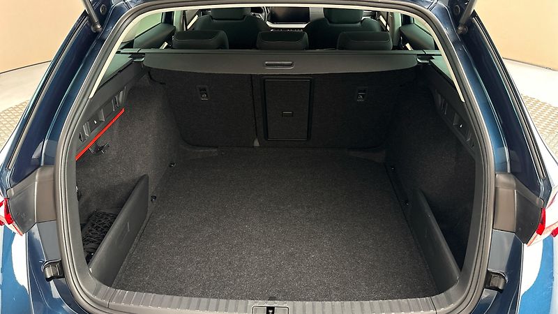 Škoda Octavia 2.0 TDI DSG Style Combi - fotka 17 z 26